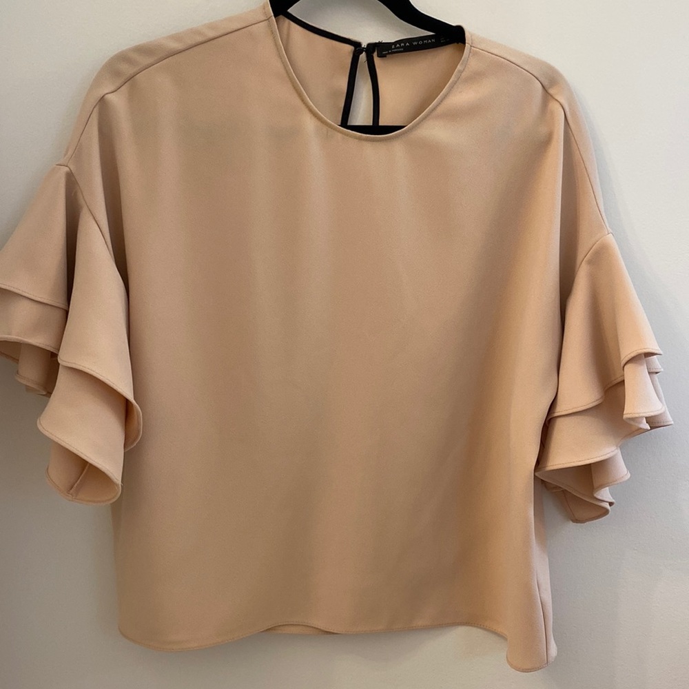 Zara Ruffle sleeve cream blouse